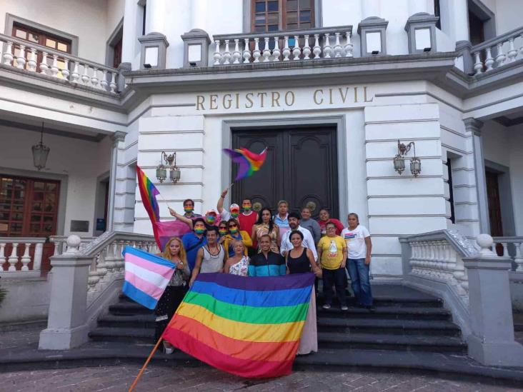 Posponen encendido de luces de la comunidad LGBTIQ+ en el Registro Civil de Veracruz