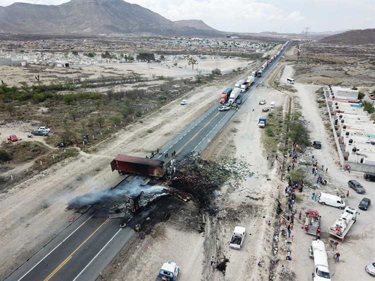 Chocan dos tráilers en Coahuila; reportan dos muertos