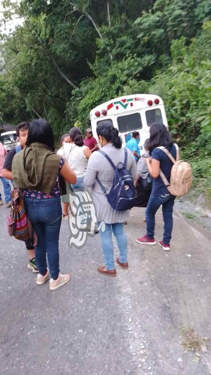 Autobús se queda sin frenos en Ixtaczoquitlán; reportan cerca de 12 heridos