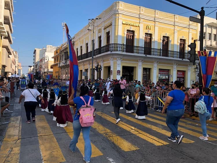 Con desfile de jardín de niños inician las actividades del Carnaval de Veracruz 2022