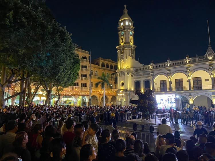 ¡El covid ardió! Inicia el Carnaval de Veracruz 2022 con Quema del Mal Humor(+video)