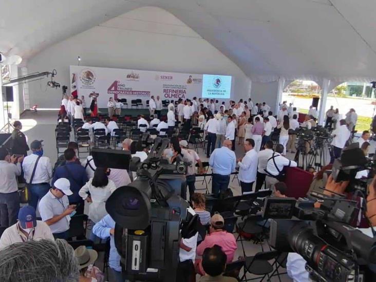 Llegan gobernadores y funcionarios a inauguración de la Refinería Olmeca (+video)