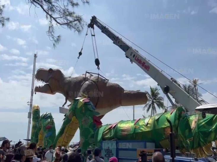 Se rompe escultura gigante en segundo paseo del Carnaval de Veracruz 2022 (+video)