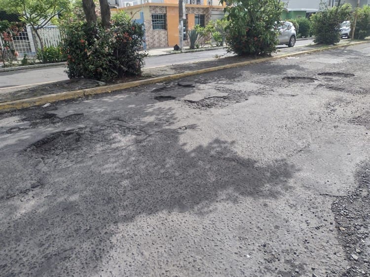 Denuncian malas condiciones de la avenida Juan Pablo II, en Boca del Río