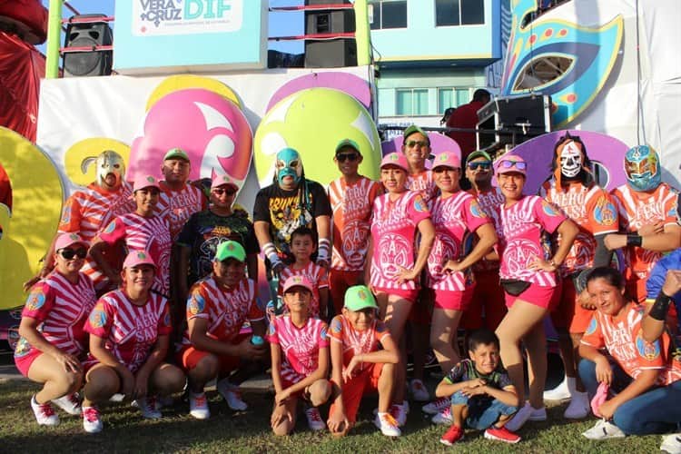 Comparsa Aero Salsa Nuevo Milenio ha participado en Carnaval de Veracruz por 22 años