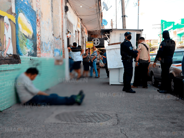 Reportan a hombre muerto en la zona de mercados de Veracruz(+video)