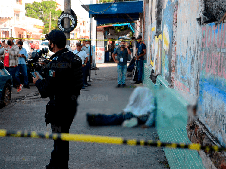 Reportan a hombre muerto en la zona de mercados de Veracruz(+video)