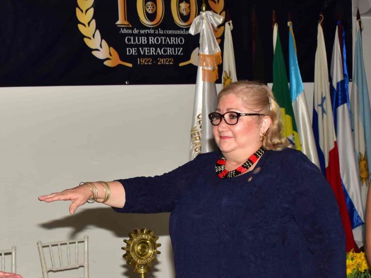Rosa Arely Ortiz de Pita primera presidenta mujer del Club Rotario Veracruz