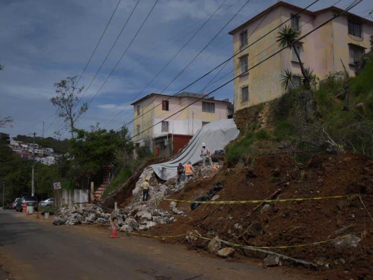 Ante riesgo, reubicarían a damnificados en edificios de Unidad Nuevo Xalapa