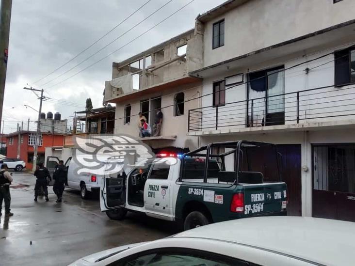 Albañil resulta lesionado tras recibir descarga eléctrica en Xalapa