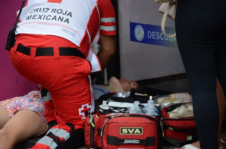 Mujer resulta lesionada al caerle un pedazo de plafón en Veracruz (+Video)