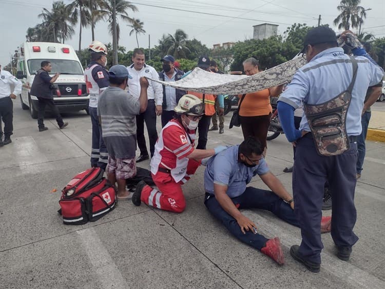 Taxista provoca una carambola tras falla mecánica en la colonia Centro en Veracruz