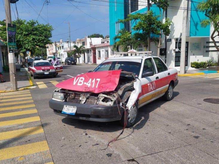 Por no respetar la preferencia provoca aparatoso accidente en Veracruz