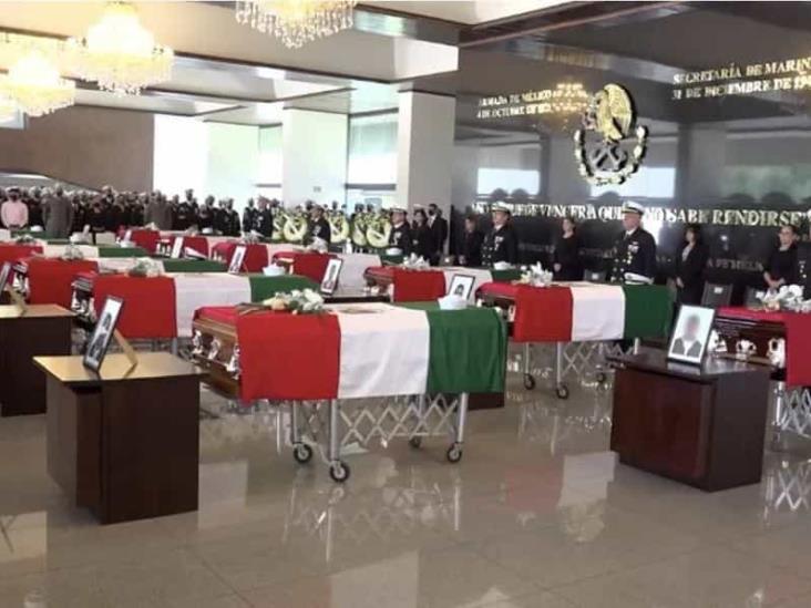 Semar rinde homenaje a los 14 marinos muertos tras desplome de helicóptero en Sinaloa