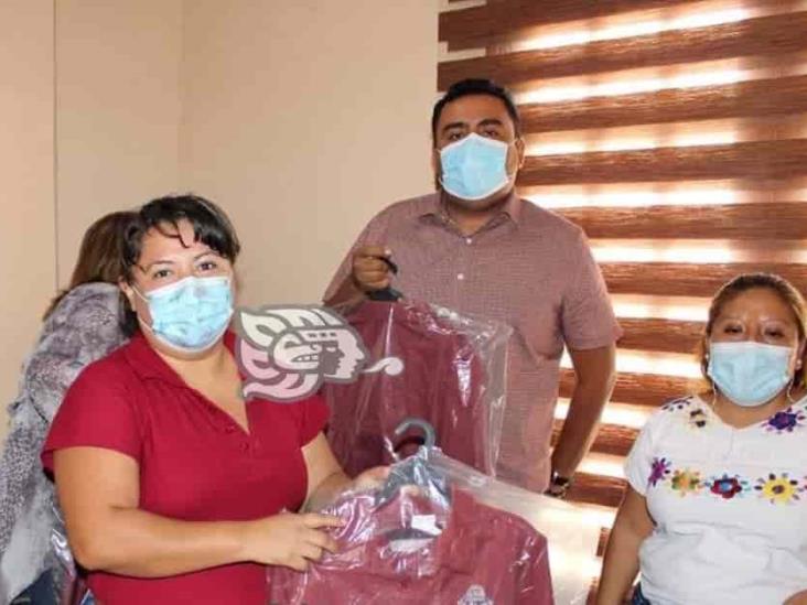 En Coatzintla, reprochan retraso en entrega de uniformes a empleados sindicalizados
