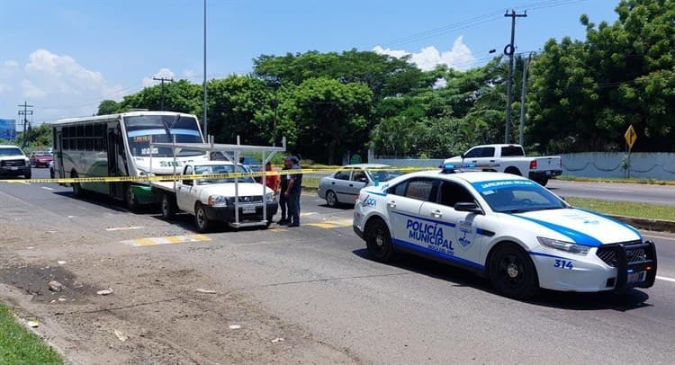 Asaltan a empleados en carretera Paso del Toro-Boca del Río;hay un muerto y un herido