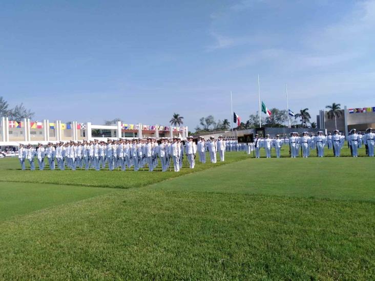 Se graduaron 147 cadetes de la Heroica Escuela Naval Militar en Antón Lizardo
