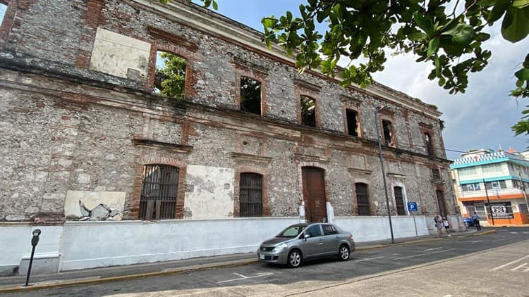 En el abandono, antigua fábrica de puros La Prueba en Veracruz