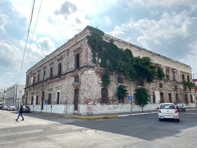 En el abandono, antigua fábrica de puros La Prueba en Veracruz