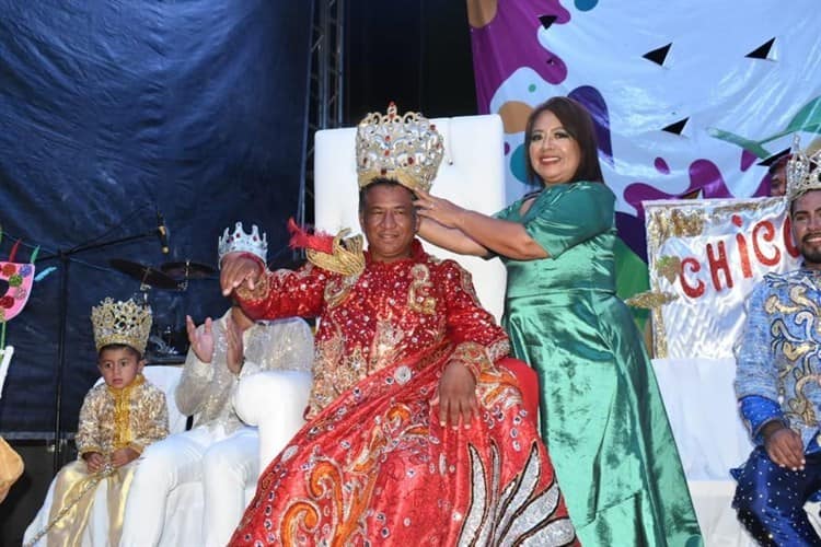 Realizan coronación de corte real de la Feria del Mango 2022 en Medellín