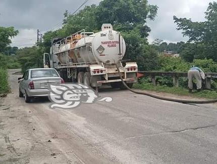 Arroyo de Las Choapas, una vez más contaminado con derrame