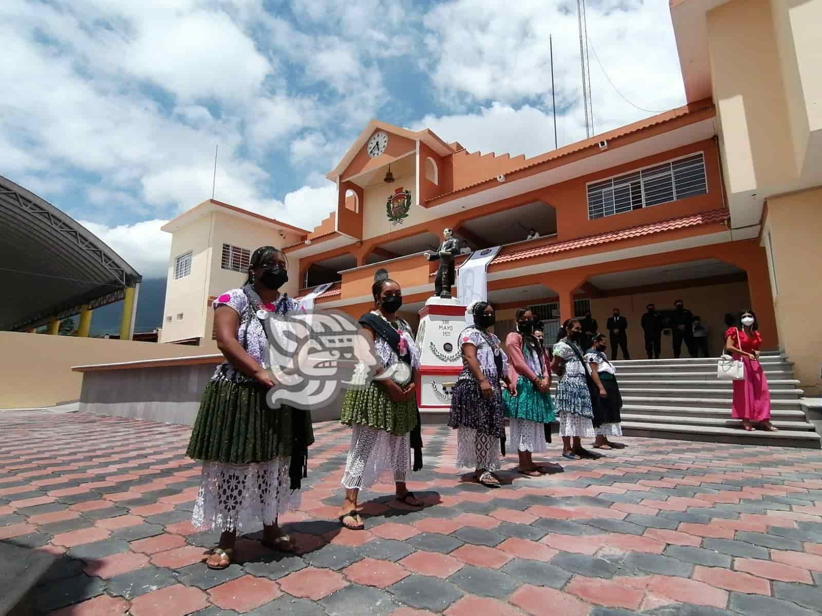 Video Autoridades Inauguran Remodelación De Palacio Municipal De Ixhuatlancillo 8397