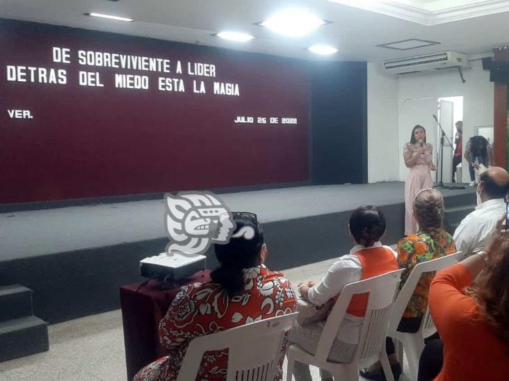 De sobreviviente a líder; Cecilia Sánchez da su testimonio en Día Naranja