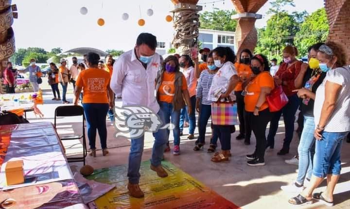 Pláticas y conferencia por “Día Naranja” en Cosoleacaque