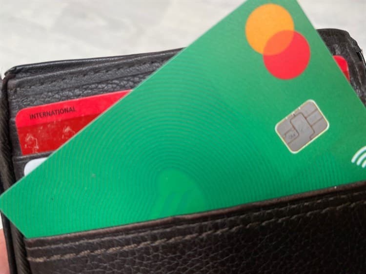 Advierte Condusef por repunte de cargos no reconocidos en tarjetas bancarias