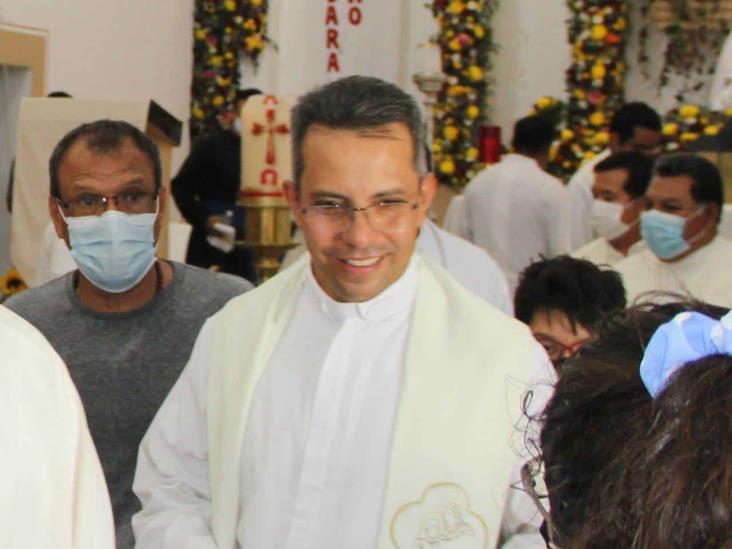 Padre Cecilio dejará de estar al frente de la Parroquia de Santa Ana en  Boca del