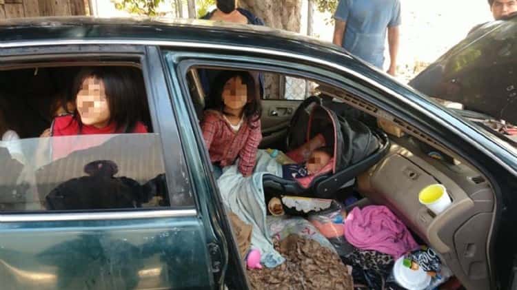 Rescatan a familia de Estados Unidos con 8 niños en Tijuana; vivían en un automóvil