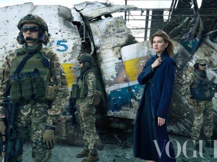 ¿Ponen glamour a guerra en Ucrania?; Zelenski y  su esposa posan para Vogue
