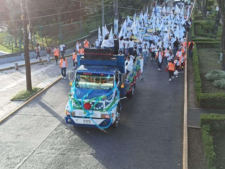 Católicos de Xalapa marchan por la paz