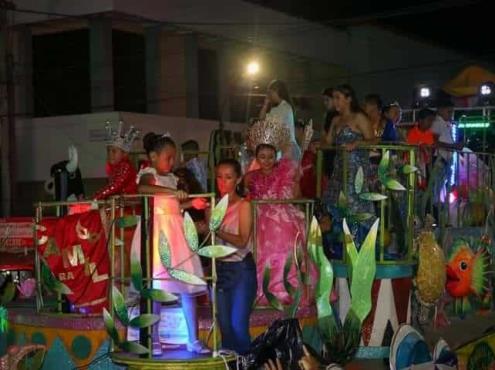 Realizan el primer paseo del Carnaval de Cardel 2022