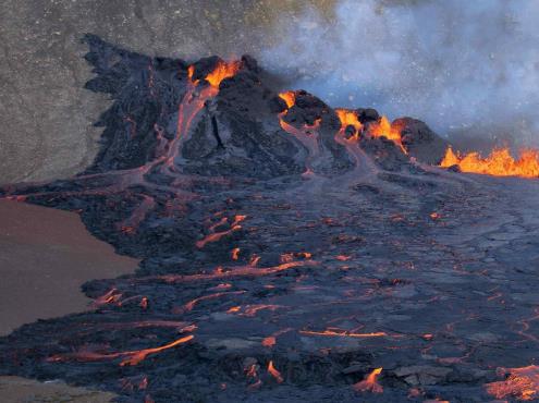 Volcán Fagradalsfjall entra en erupción al suroeste de Islandia