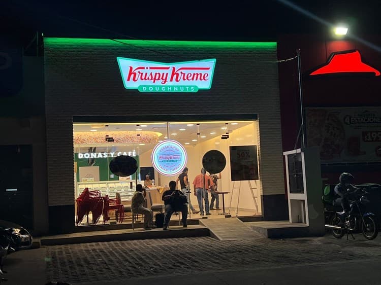 ¡Donas gratis! Hacen fila desde hoy por apertura Krispy Kreme en zona norte Veracruz