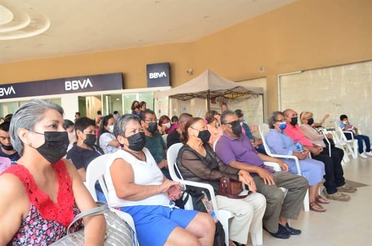 (+Video) Fundación Gutiérrez de Velasco dona lentes en Boca del Río