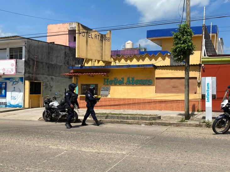 (+Video) Hombres armados disparan contra un hotel en Minatitlán