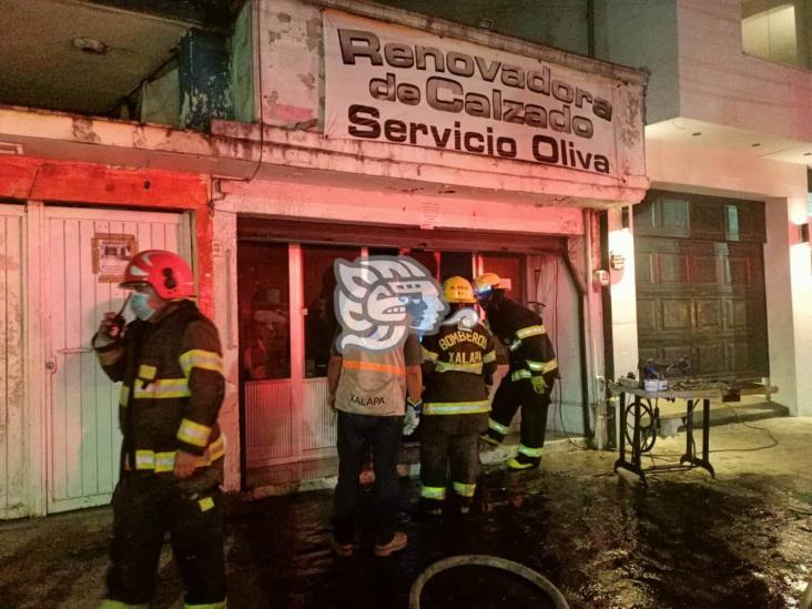 Se incendia conocida renovadora de calzado en Xalapa