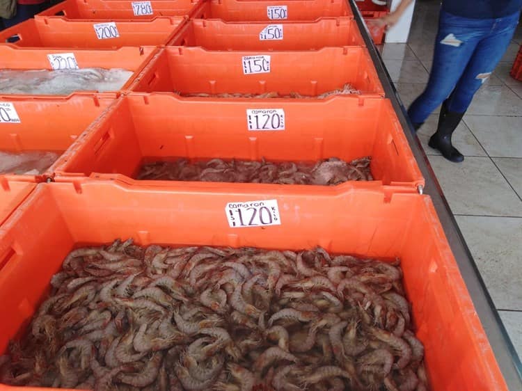 ¿Se te antoja un cóctel? Bajan precios de algunos mariscos y pescados en Veracruz