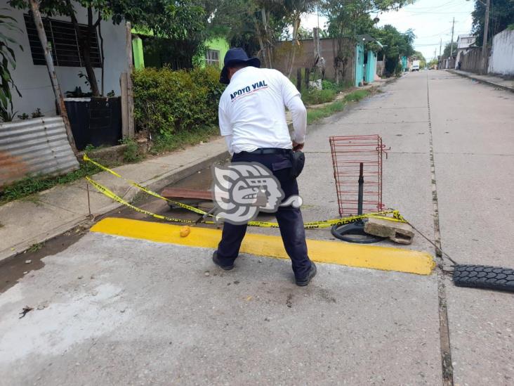 Realiza Tránsito del Estado rehabilitación de señales de vialidad en Cosoleacaque