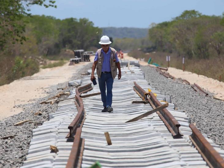 En Coatzacoalcos se esta agilizando la modernización del ferrocarril: AMLO