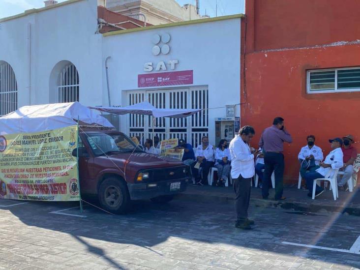 Unión de estibadores y checadores se manifiesta en Veracruz (+Video)