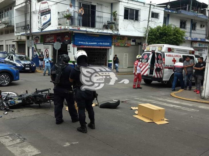 Fuerte choque en calles de Córdoba; una mujer lesionada