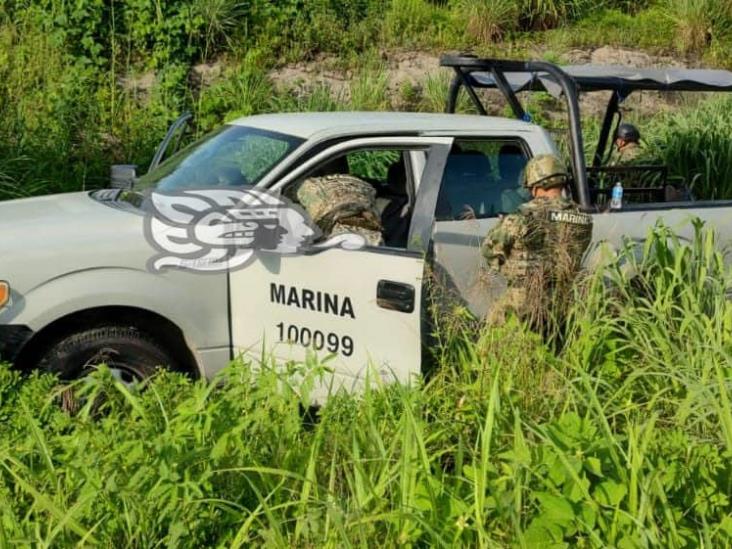 Se accidenta camioneta de la Marina en autopista La Tinaja-Isla