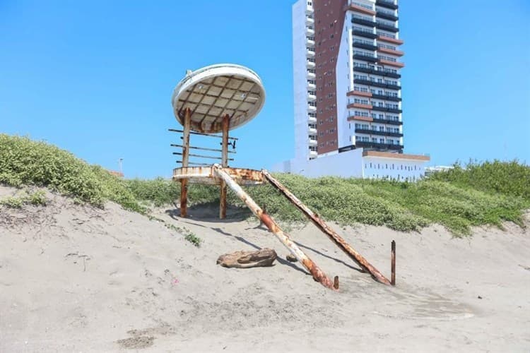 Rehabilitan torres guardavidas en playas de Boca del Río