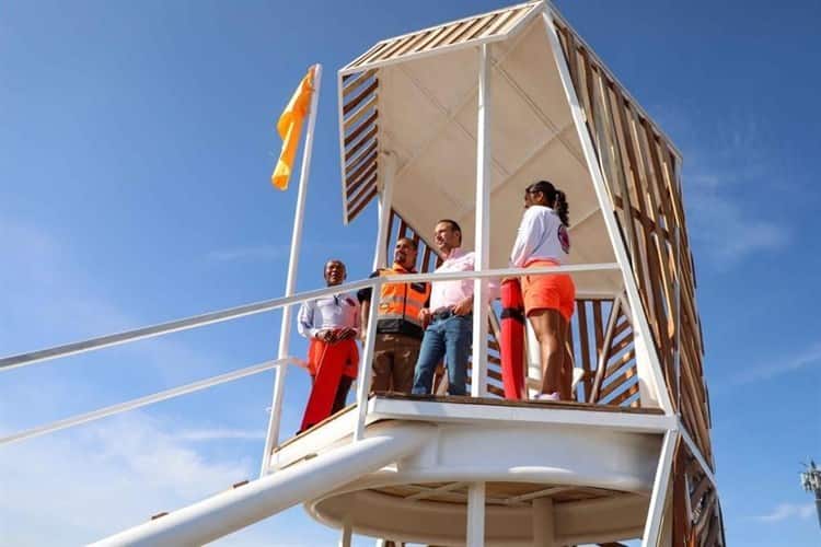 Rehabilitan torres guardavidas en playas de Boca del Río