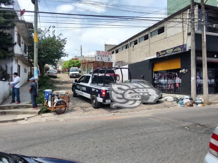 Muere hombre en calles de Xalapa, víctima del alcohol