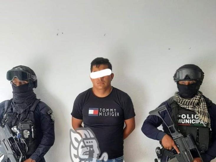 Presunto asaltante intenta navajear a policía de Papantla