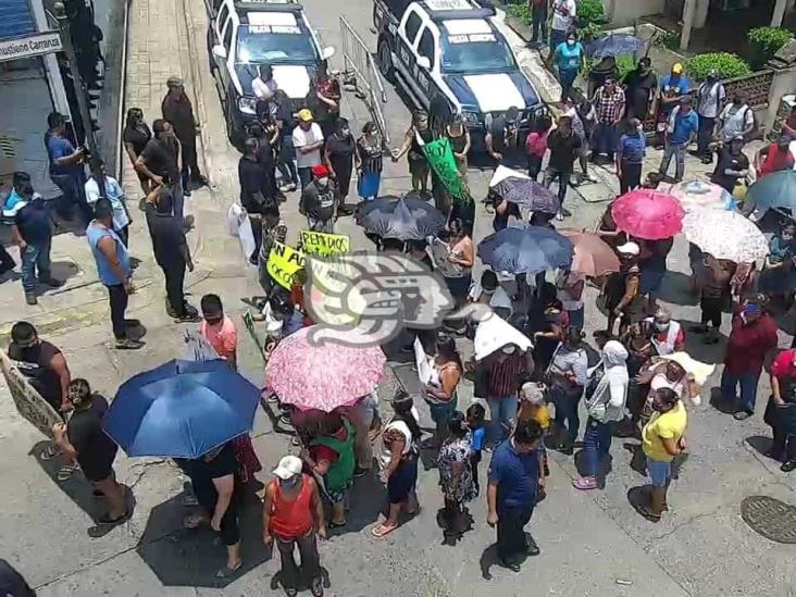 Protestan por construcción de mercado en San Andres Tuxtla